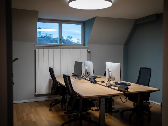 Büro mieten in Einigen, Zürich