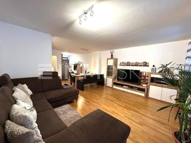 Apartment kaufen in Henndorf am Wallersee, Salzburg