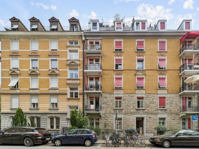 Wohnung kaufen in Einigen, Zürich