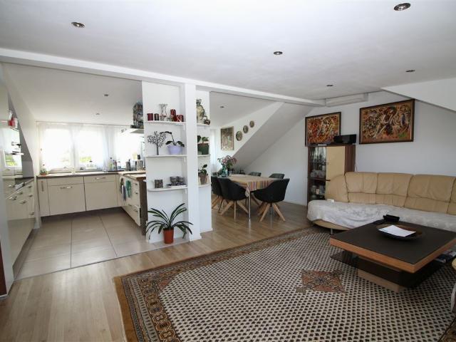 Dachgeschosswohnung kaufen in Rohr, Stuttgart