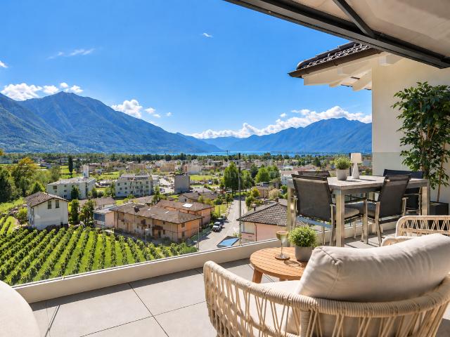 Attikawohnung kaufen in Gordola, Tessin