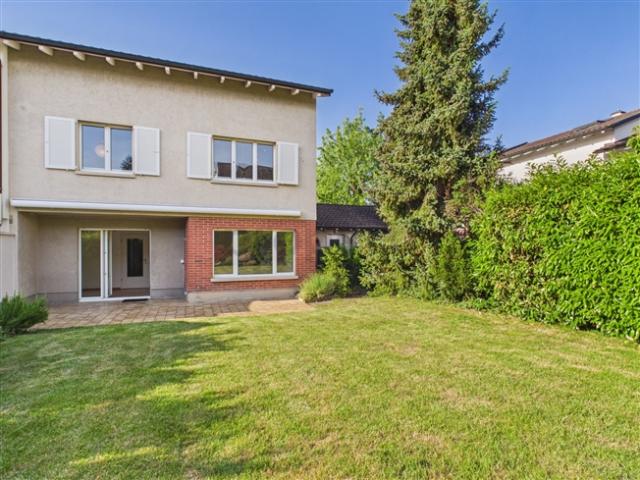 Reihenfamilienhaus mieten in Reinach (BL), Basel-Landschaft