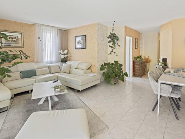 Wohnung kaufen in Neuenhof, Aargau
