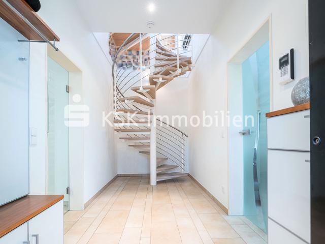 Villa kaufen in Merheim, Köln