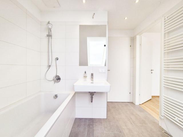 Dachgeschosswohnung kaufen in Simmering, Wien
