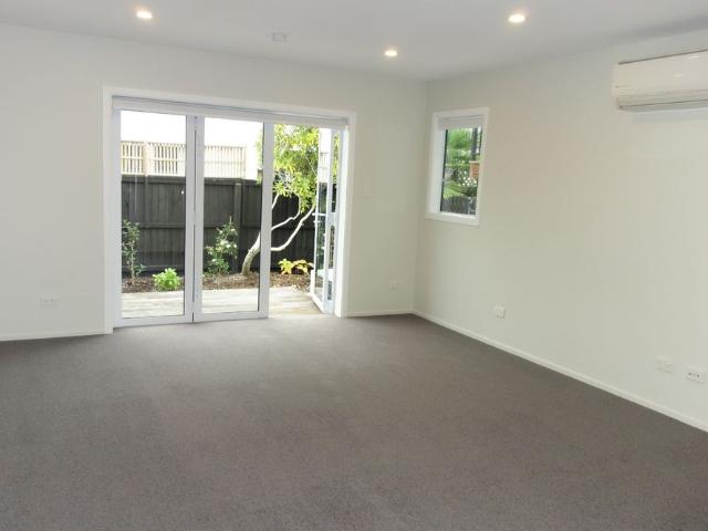 Townhouse for rent in Merivale, Canterbury