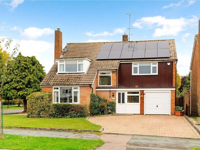 House for rent in Hatching Green, Five Acres