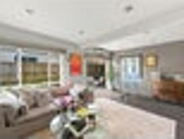 Townhouse for sale in Merivale Mall, Fendalton-Waimari-Harewood Community