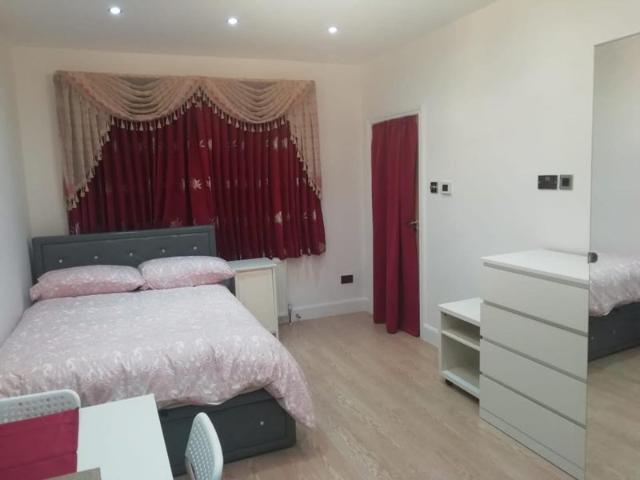 Studio for rent in Clayhall, Greater London