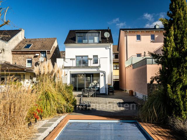 Villa kaufen in Schreck, Siegburg