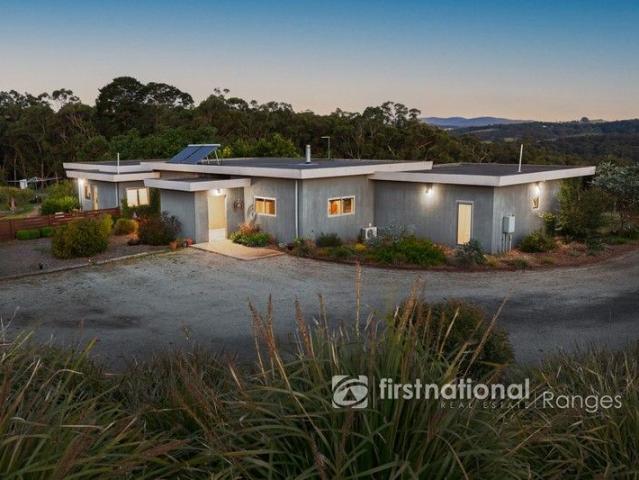 Cottage for sale in Camerons Creek, Victoria