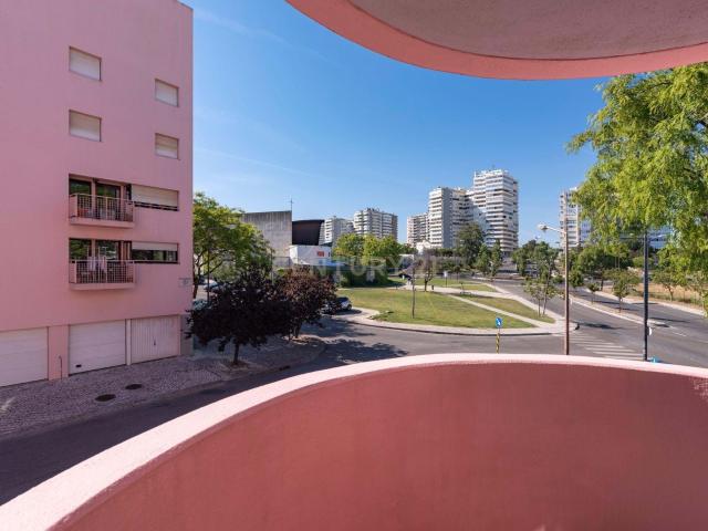 Apartamento alugar em São Francisco Xavier, Lisboa