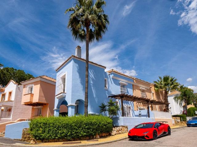 Casa en venta en Nueva Andalucía, Costa del Sol Occidental