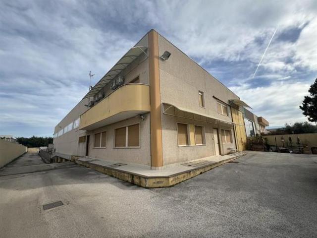 Ufficio in vendita a Puglia, Bari