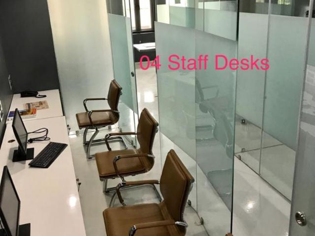 Commercial for rent in Deri