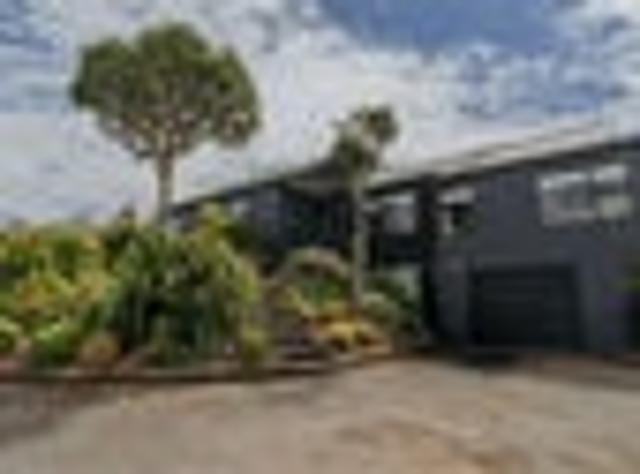 House for sale in Otakou
