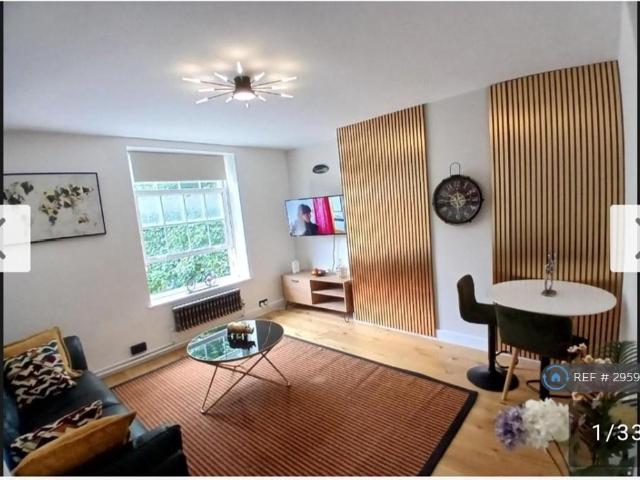Apartment for rent in Oval, Greater London