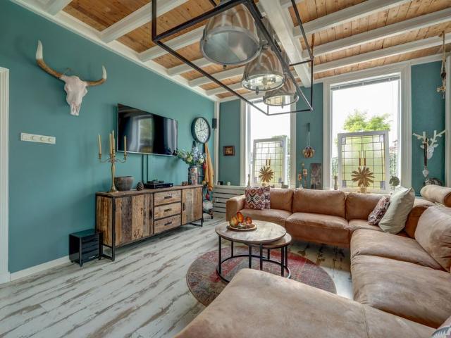 Woning te huur in Oranjewijk, Strijen