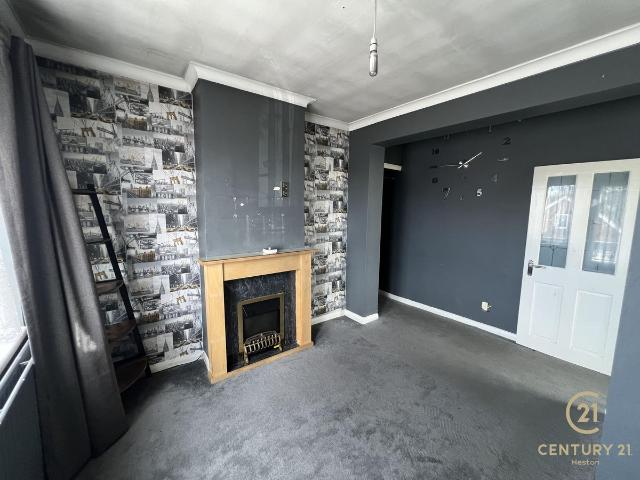 Apartment for rent in Blackhills, Surrey