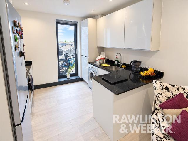 Apartment for rent in Molesey, Elmbridge