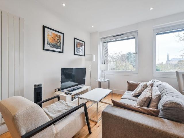 Apartment for rent in London Borough of Lewisham, Ladywell
