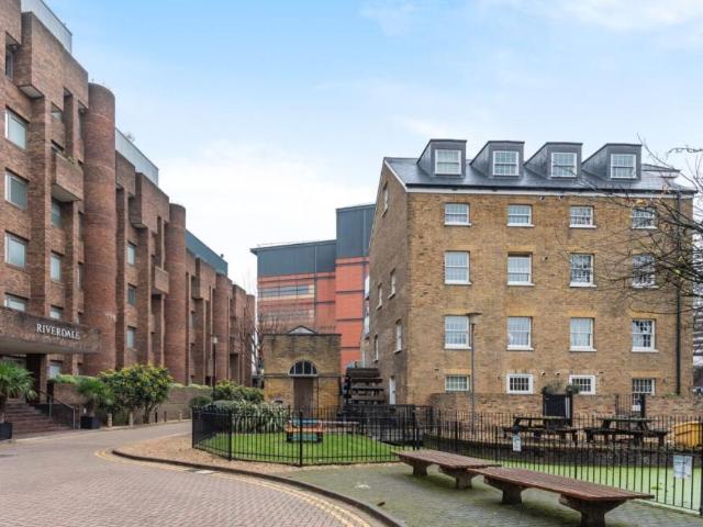 Studio for rent in London Borough of Lewisham, Ladywell