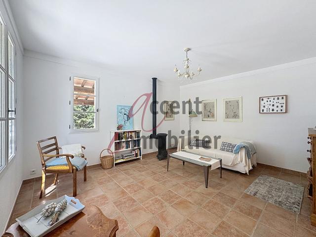 Maison vente à Arles, Mollégès