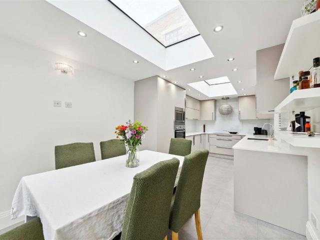 Apartment for rent in Paddington, Greater London
