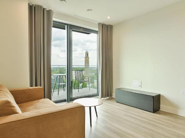 Apartment for rent in London Borough of Hounslow, Strand