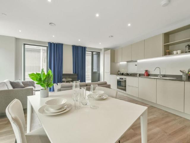 House for rent in London Borough of Hounslow, Strand