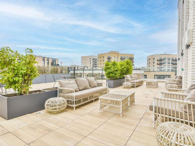 Apartment for rent in Strand-on-the-Green, Greater London