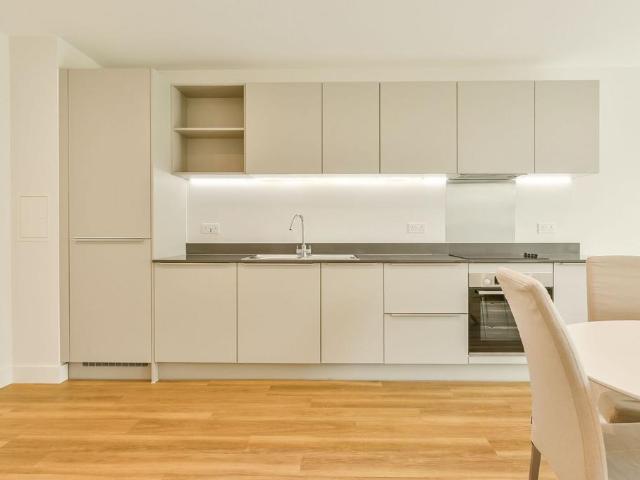 Apartment for rent in Strand-on-the-Green, Greater London