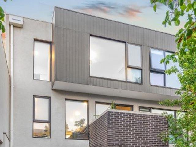 Townhouse for sale in Camerons Creek, Victoria