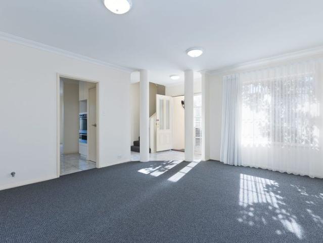 Townhouse for rent in Applecross, City of Melville