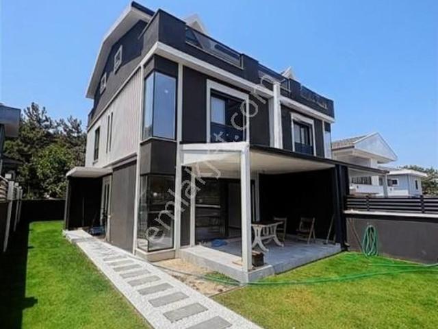 Zeytinalanı Mahallesi, Urla içerisinde satılık Villa