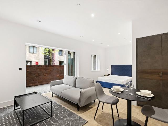 Studio for rent in Clapham Junction, Greater London