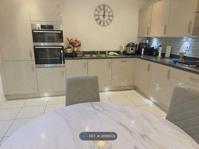 Room for rent in New Bilton, Warwickshire
