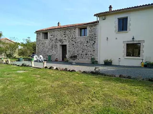 Maison vente à Bressuire, Le Breuil-bernard