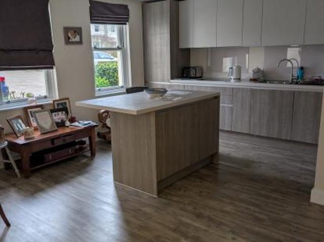 Room for rent in Walton On The Hill, Red Hill