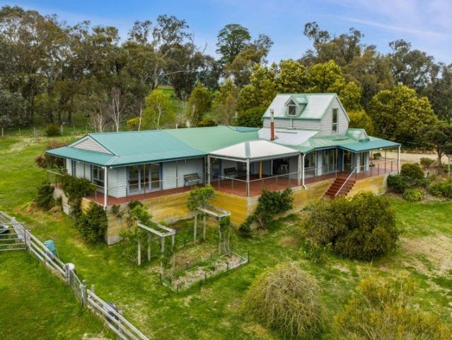 House for sale in Newham, Victoria
