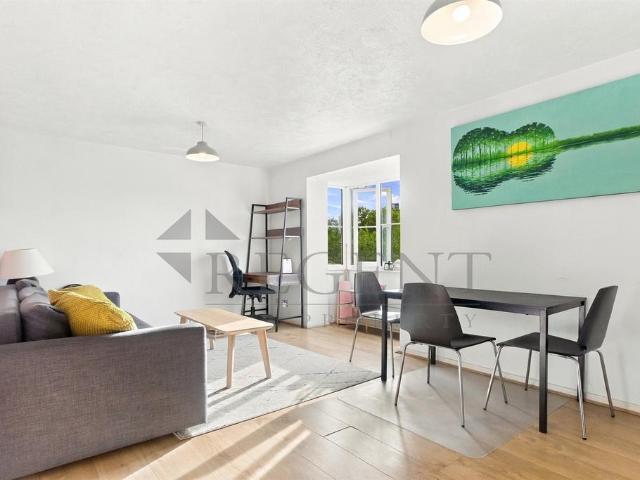 Apartment for rent in South Bermondsey, Greater London