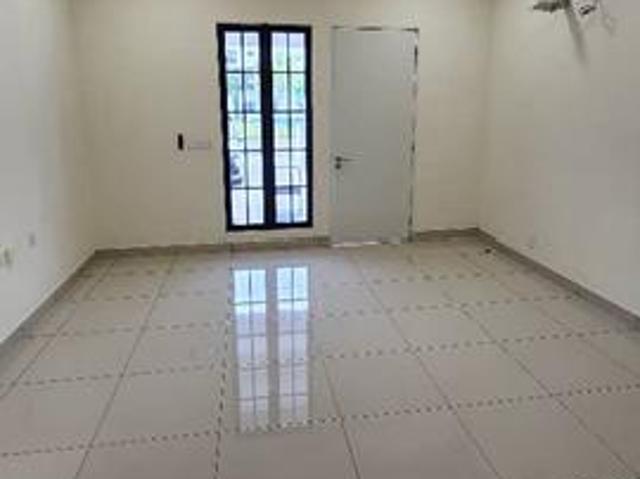 Townhouse for rent in Tanjong Sepat, Selangor