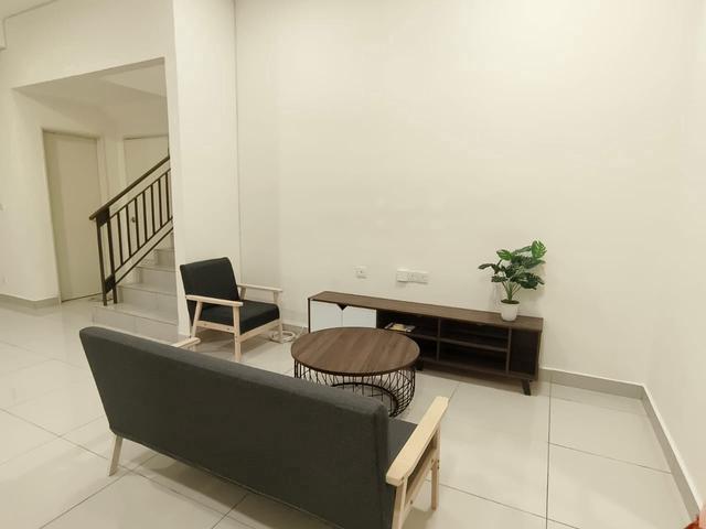 Townhouse for rent in Tanjong Sepat, Selangor