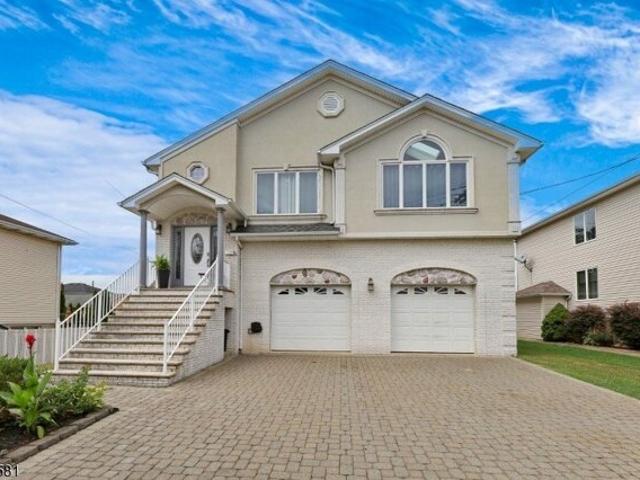 House for sale in Clifton, New Jersey