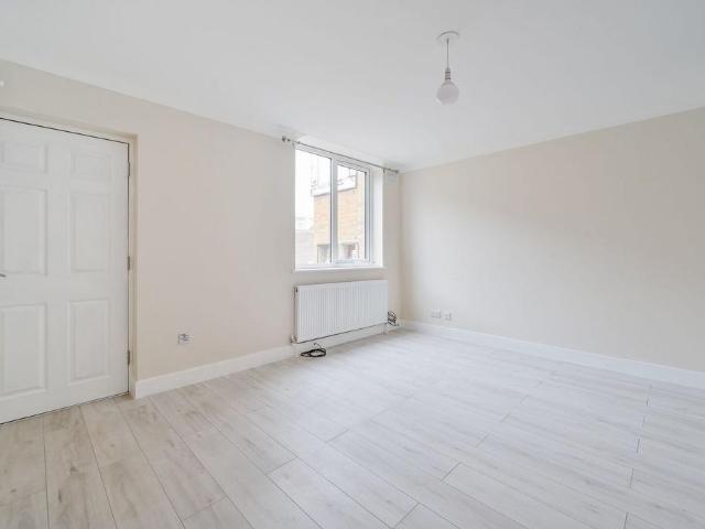 Apartment for rent in Callis Yard, Greater London