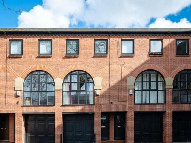 House for sale in High Field, York
