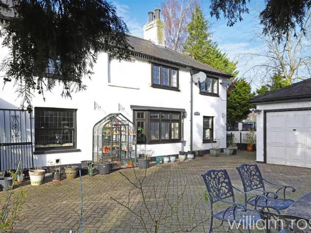House for rent in London Borough of Redbridge, Greater London