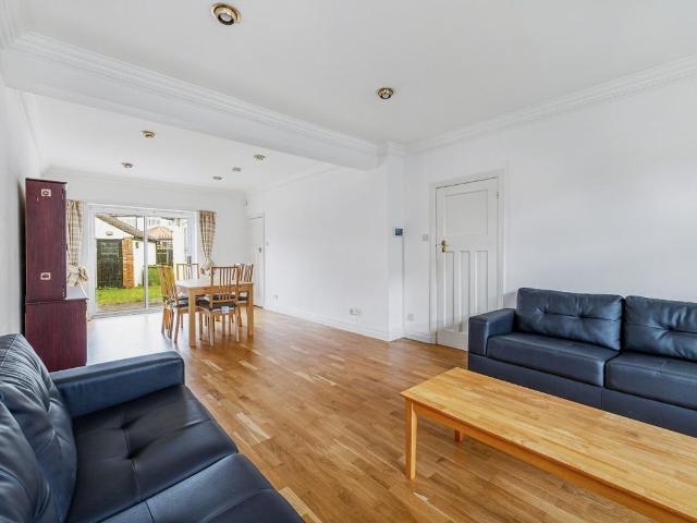 Apartment for rent in Hanger Hill Garden Estate, Greater London