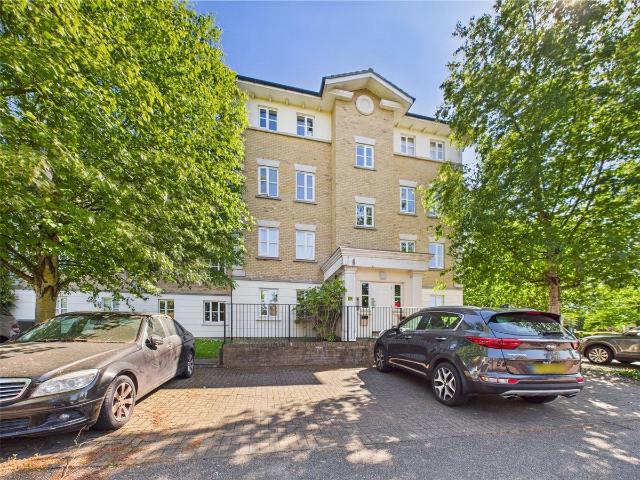 Apartment for rent in Gidea Park, Greater London
