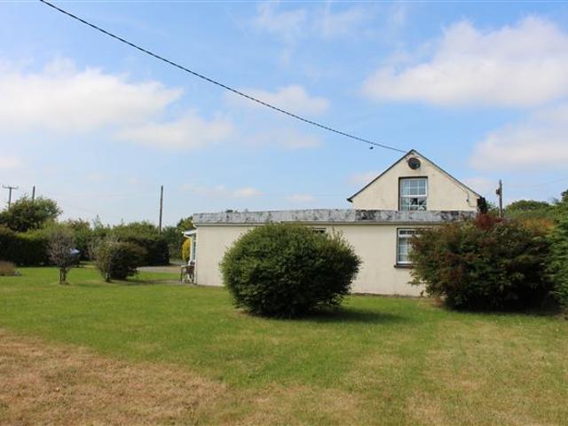 Terraced House for sale in Loch Garman, North Tipperary